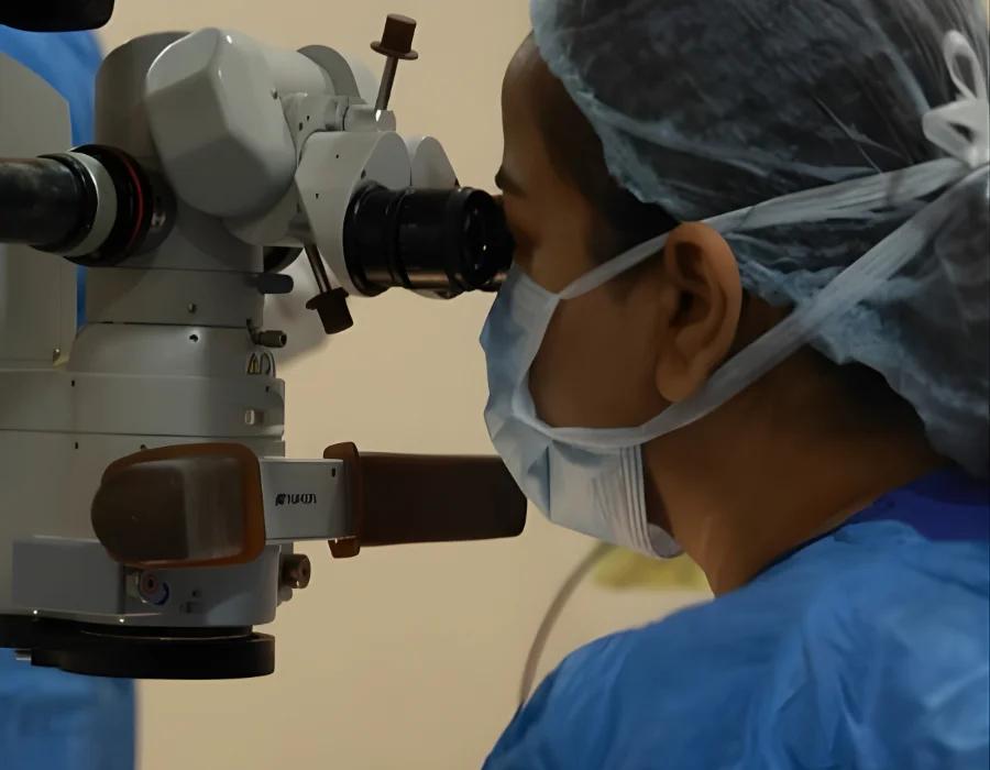 Doctor checking patient eye Image - 3 - Drishtikunj Netralaya