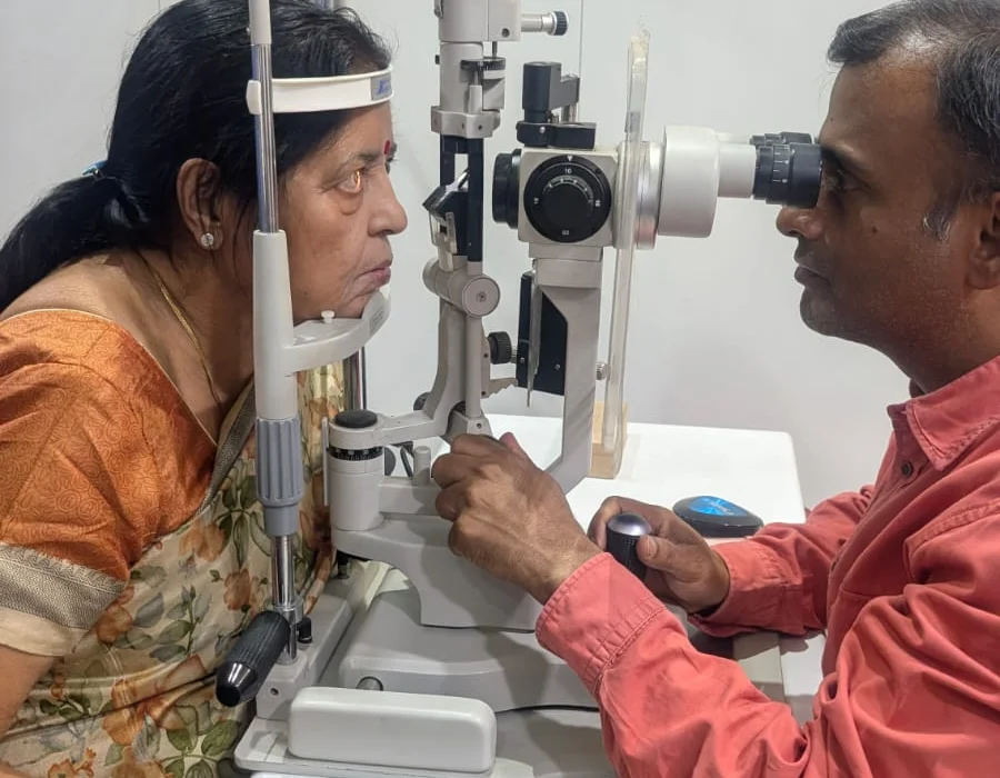 Doctor checking patient eye Image - 6 - Drishtikunj Netralaya